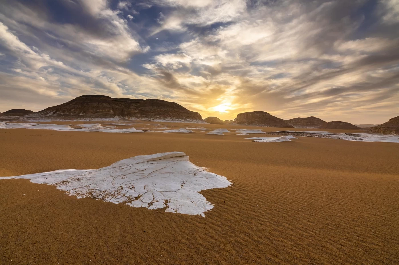 White Desert - Bahariya Oasis