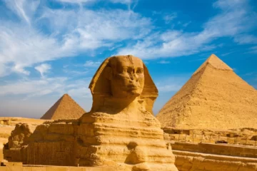 Pyramids of Giza, Sphinx and Egyptian Museum Day Tour